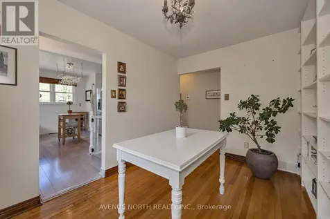 934 Weston Drive Ottawa ON K1G 1X2