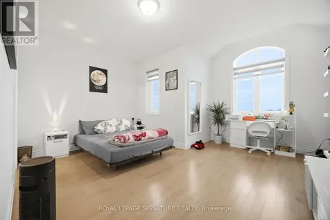 18 Tweedhill Avenue Caledon ON L7C 4K5