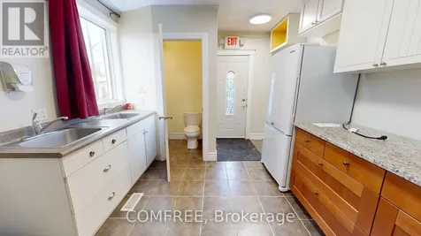 1405 King Street East Cambridge ON N3H 3R3