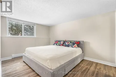 6532 Bilberry Drive Ottawa ON K1C 4N9