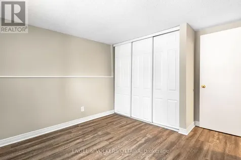 6532 Bilberry Drive Ottawa ON K1C 4N9