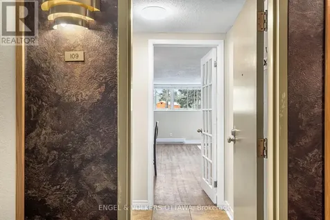 6532 Bilberry Drive Ottawa ON K1C 4N9