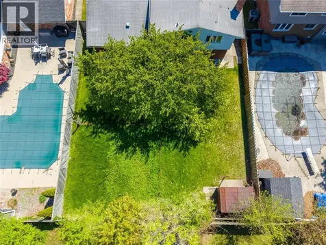 1083 Salisbury Street Sarnia ON N7S 3V6