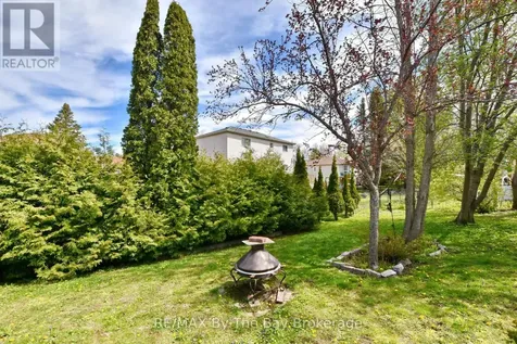 17 Acorn Crescent Wasaga Beach ON L9Z 1L6