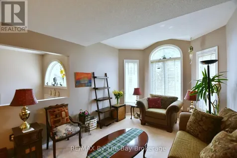 17 Acorn Crescent Wasaga Beach ON L9Z 1L6