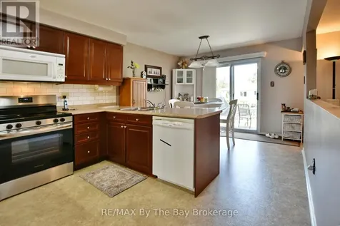 17 Acorn Crescent Wasaga Beach ON L9Z 1L6