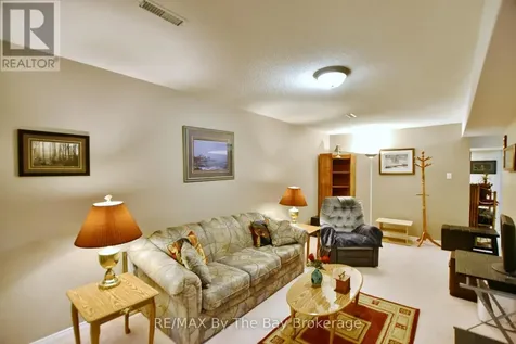17 Acorn Crescent Wasaga Beach ON L9Z 1L6