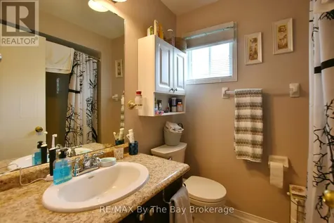 17 Acorn Crescent Wasaga Beach ON L9Z 1L6