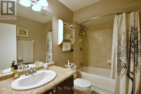 17 Acorn Crescent Wasaga Beach ON L9Z 1L6