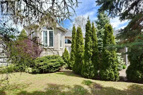 17 Acorn Crescent Wasaga Beach ON L9Z 1L6