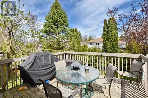 17 Acorn Crescent Wasaga Beach ON L9Z 1L6