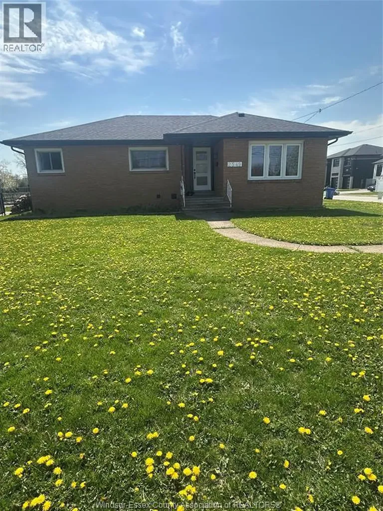 2549 Grand Marais West Windsor ON N9E 1G4