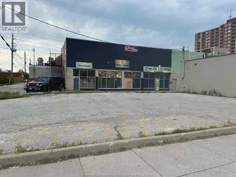 618 Goyeau Windsor ON N9A 1H4