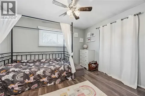 1068 Fairlane Avenue Sarnia ON N7S 3J8