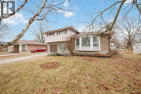 1068 Fairlane Avenue Sarnia ON N7S 3J8