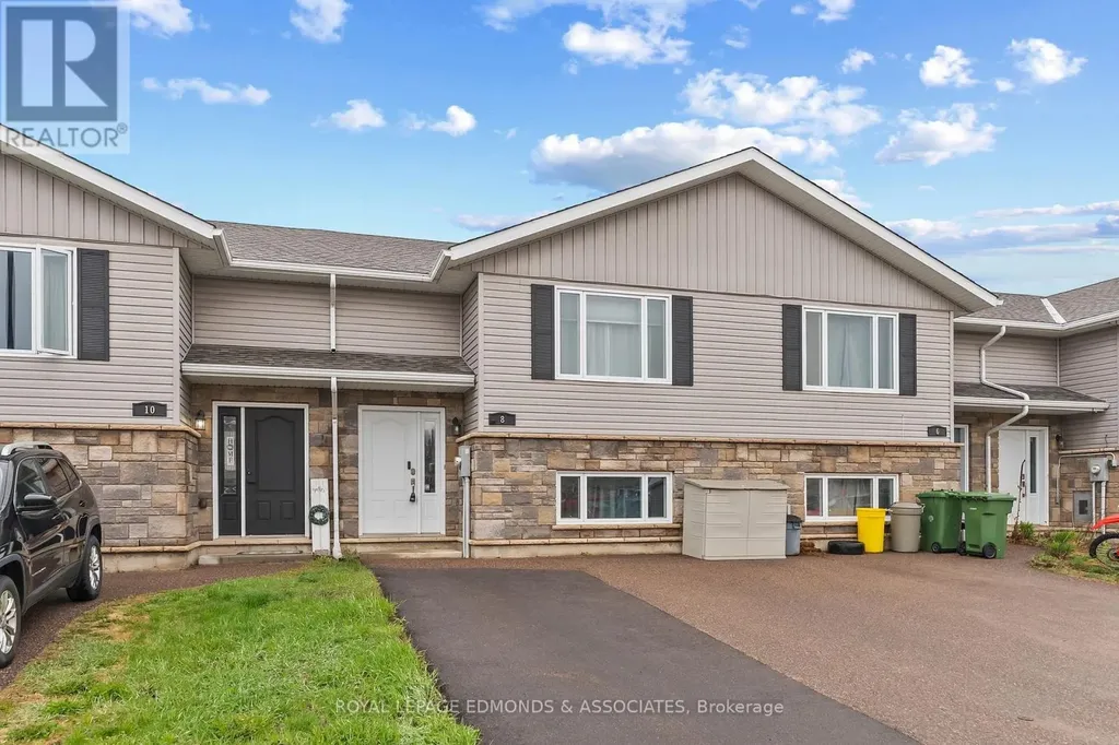 8 William Thomas Drive Petawawa ON K8H 0C3