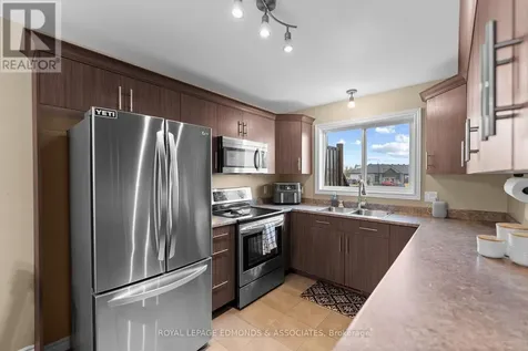8 William Thomas Drive Petawawa ON K8H 0C3