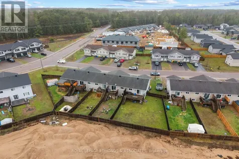 8 William Thomas Drive Petawawa ON K8H 0C3