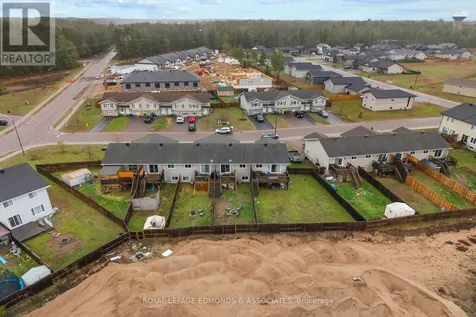 8 William Thomas Drive Petawawa ON K8H 0C3