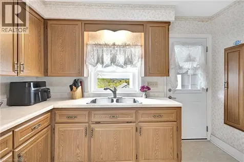 140 Terrace Hill Street Brantford ON N3R 1G6