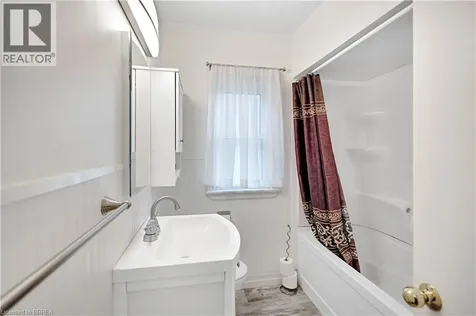 140 Terrace Hill Street Brantford ON N3R 1G6