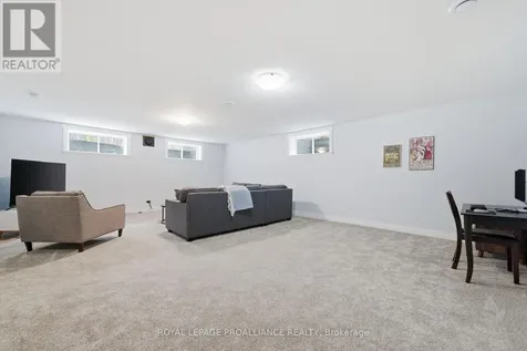 14 Rosslyn Drive Brighton ON K0K 1H0