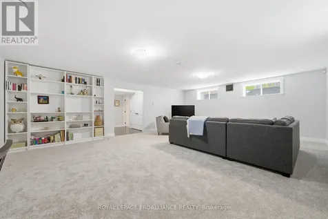 14 Rosslyn Drive Brighton ON K0K 1H0