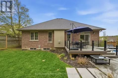 14 Rosslyn Drive Brighton ON K0K 1H0