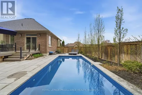 14 Rosslyn Drive Brighton ON K0K 1H0
