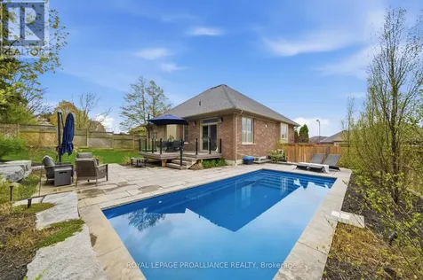 14 Rosslyn Drive Brighton ON K0K 1H0