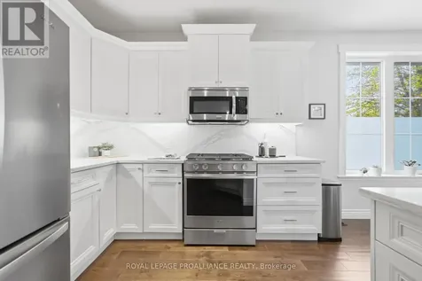 14 Rosslyn Drive Brighton ON K0K 1H0