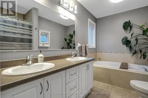 112 Olde Towne Avenue Russell ON K4R 0A6