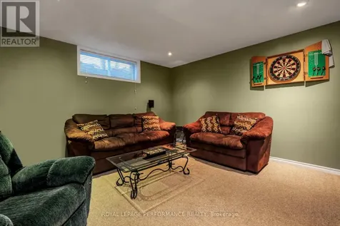 112 Olde Towne Avenue Russell ON K4R 0A6