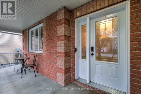 112 Olde Towne Avenue Russell ON K4R 0A6