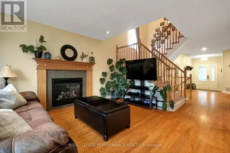 112 Olde Towne Avenue Russell ON K4R 0A6