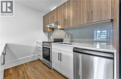 28 Main Street Cambridge ON N1R 1V4