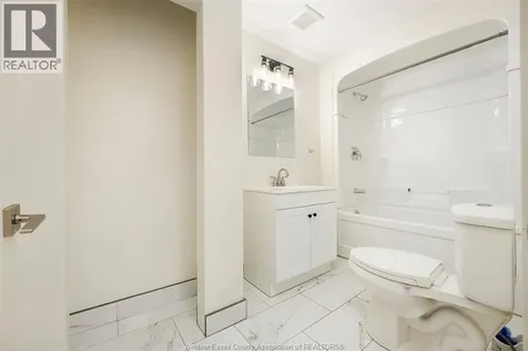 785 Hall Windsor ON N9A 2L9
