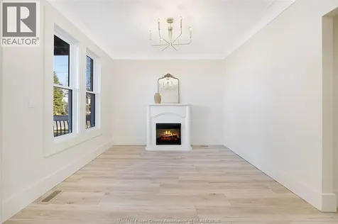 785 Hall Windsor ON N9A 2L9