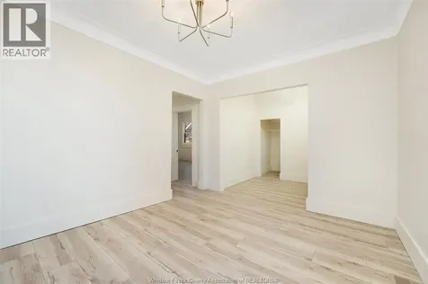 785 Hall Windsor ON N9A 2L9