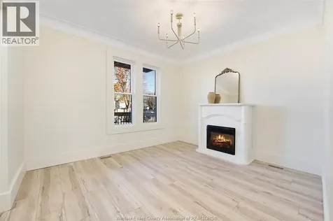 785 Hall Windsor ON N9A 2L9