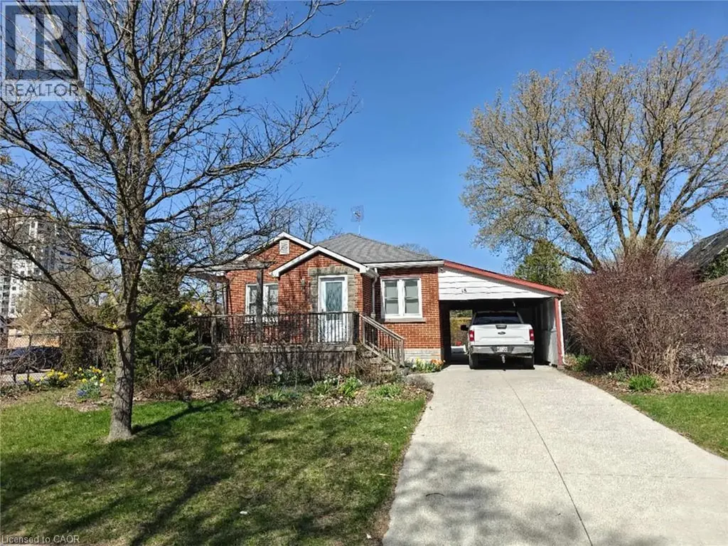 18 Dunbar Road South Waterloo ON N2L 2E1