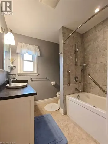 18 Dunbar Road South Waterloo ON N2L 2E1