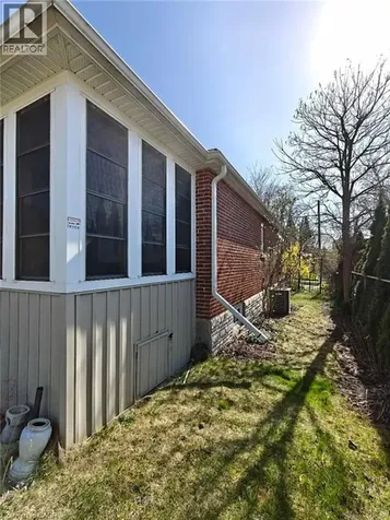 18 Dunbar Road South Waterloo ON N2L 2E1
