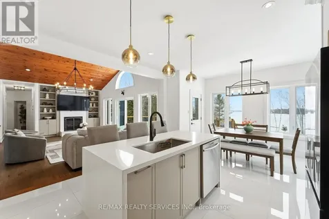 2667 Mary Nichols Road Selwyn ON K0L 2H0
