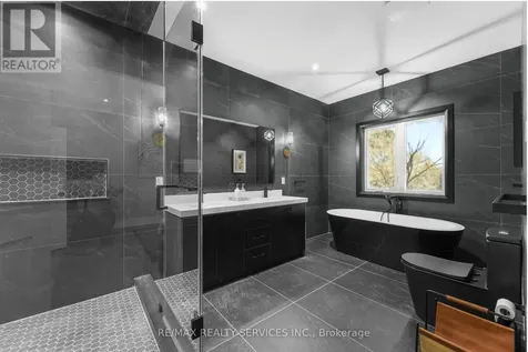 2667 Mary Nichols Road Selwyn ON K0L 2H0