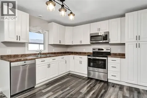 864 Mcnaughton Avenue East Chatham ON N7L 0E4