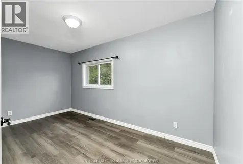 864 Mcnaughton Avenue East Chatham ON N7L 0E4