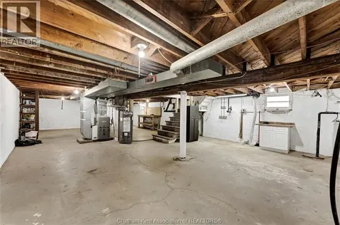 864 Mcnaughton Avenue East Chatham ON N7L 0E4