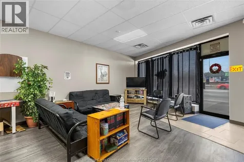 1169-1181 Tecumseh Road East Windsor ON N8W 1V5