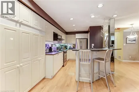 1084 Queen Street West Mississauga ON L5H 4K4
